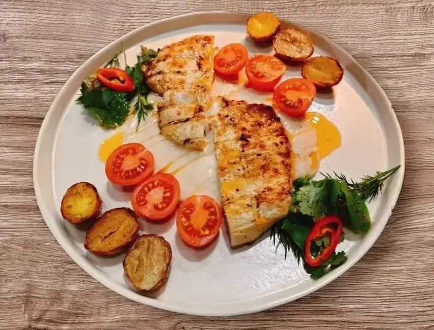 Куриный стейк в ореховом соусе