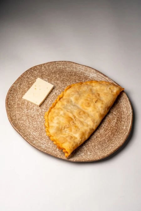 Чебурек с сыром