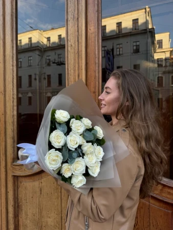 Букет XS белых пионовидных роз 40 см