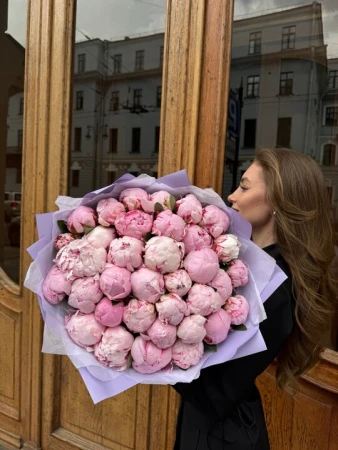 35 пионов Сара Бернар