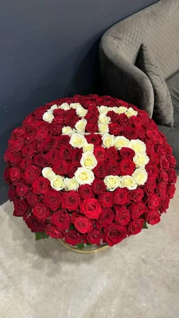 151 роза с Числом в корзине