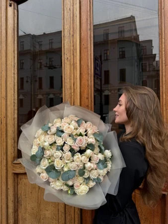 Букет L кремовых пионовидных роз 40 см