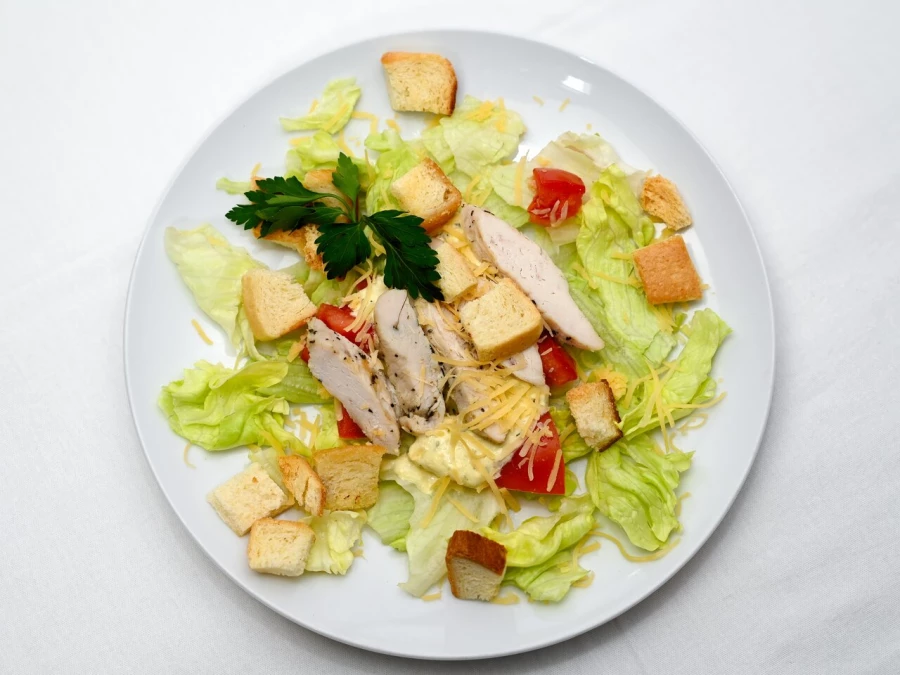 Цезарь с курицей