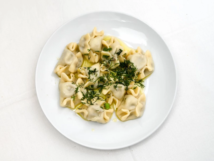 Вареники с шампиньонами и сыром 