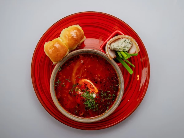 Борщ с пампушками