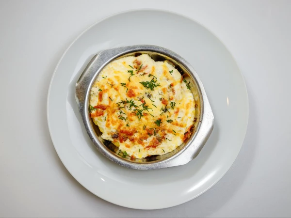 Горбуша, запеченная с картофелем и грибами