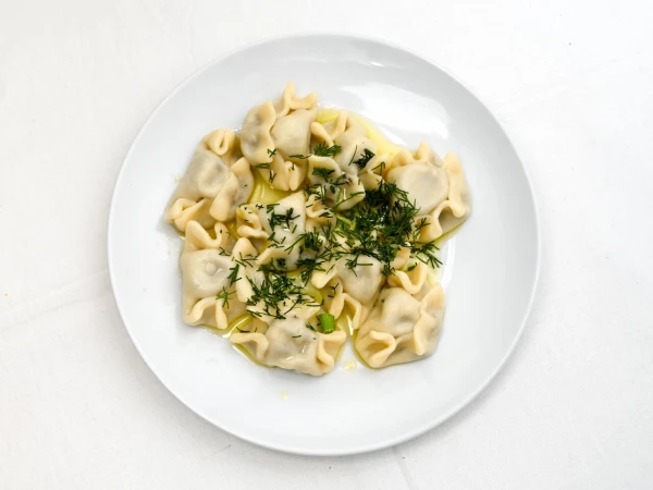 Вареники с шампиньонами и сыром 