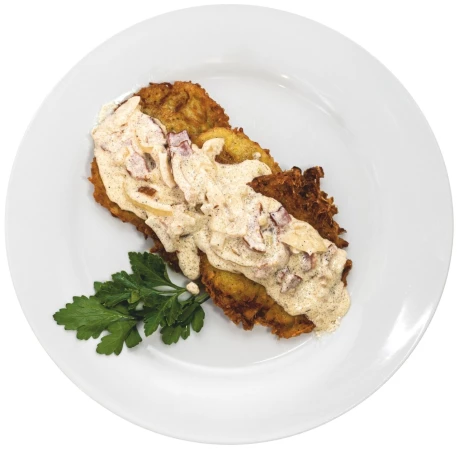 Драники с грудинкой в сливочном соусе