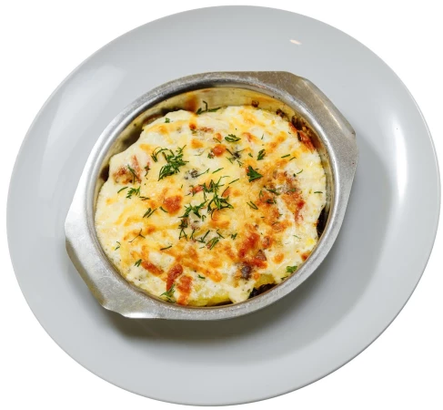 Горбуша, запеченная с картофелем и грибами