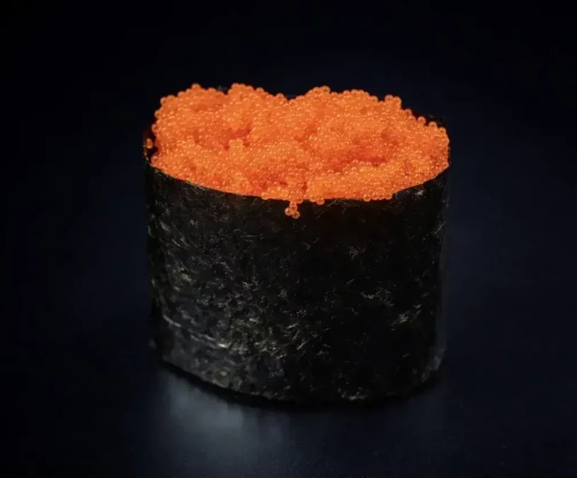 Гункан с икрой Масаго