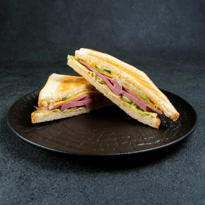 Сендвич с ветчиной