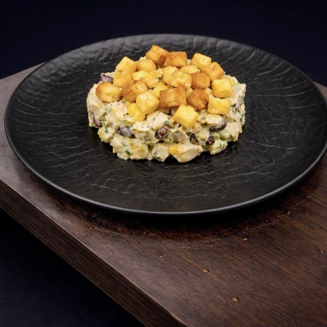 Салат с Курицей и Гренками