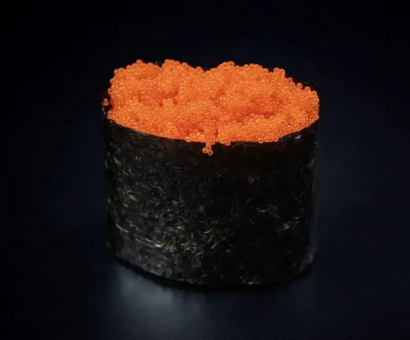 Гункан с икрой Масаго
