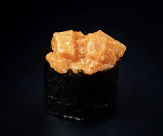 Гункан Спайси Лосось