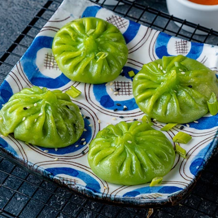 Дамплинги со шпинатом и сыром 