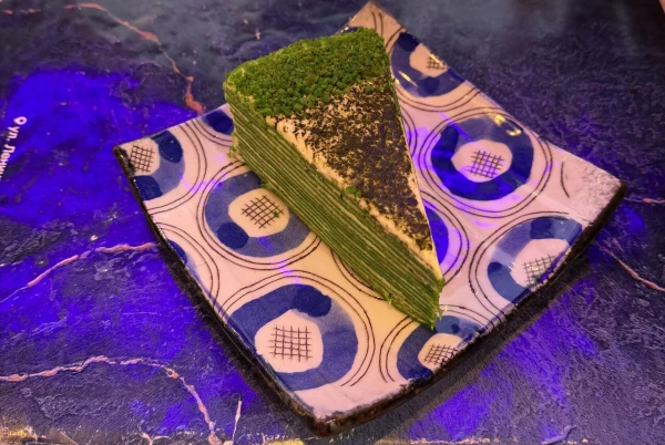 Блинный матча торт 