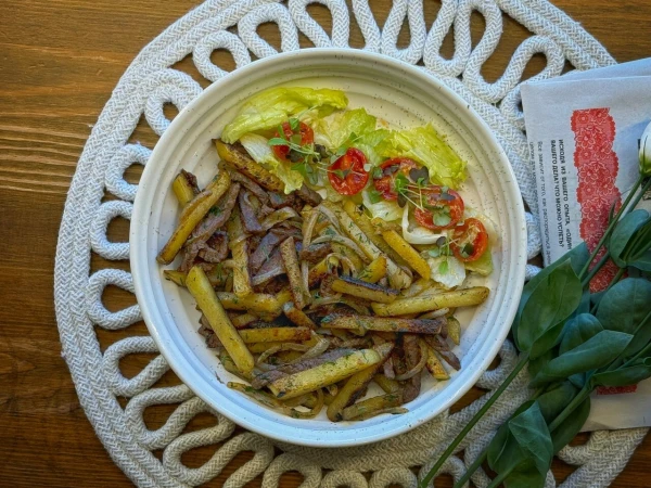 Жареная картошка с говядиной