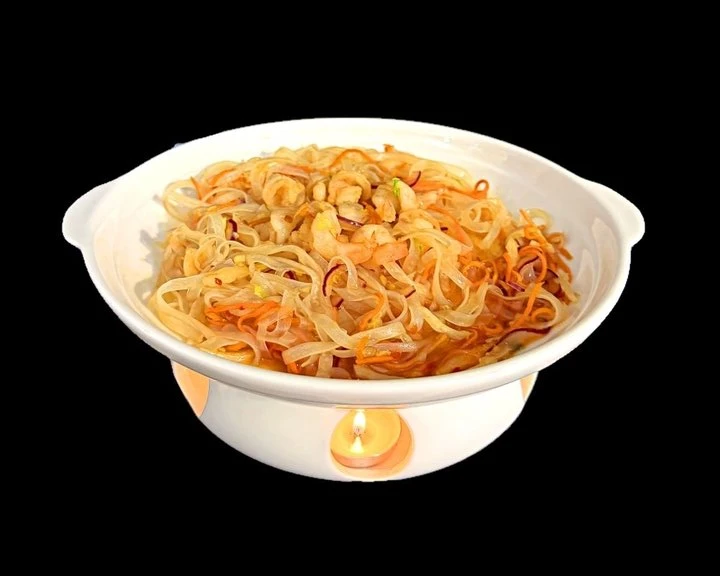 Wok с креветками с фирменным соусом