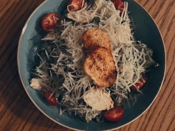 Цезарь с курицей