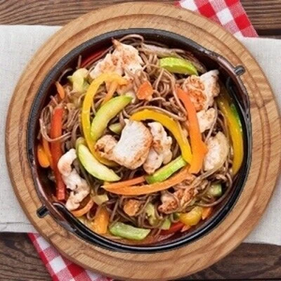 Удон с курицей и гречневой лапшой 