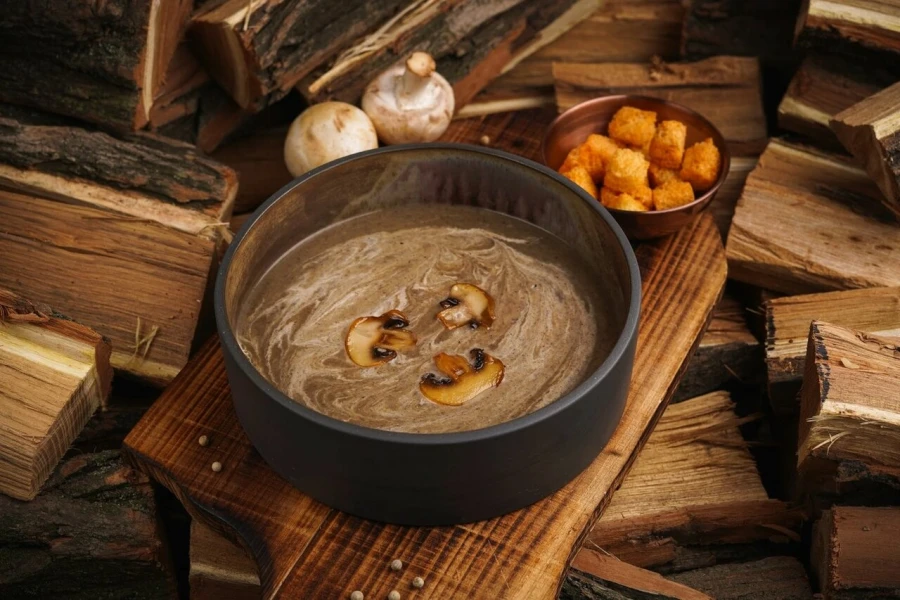 Крем-суп грибной с крутонами
