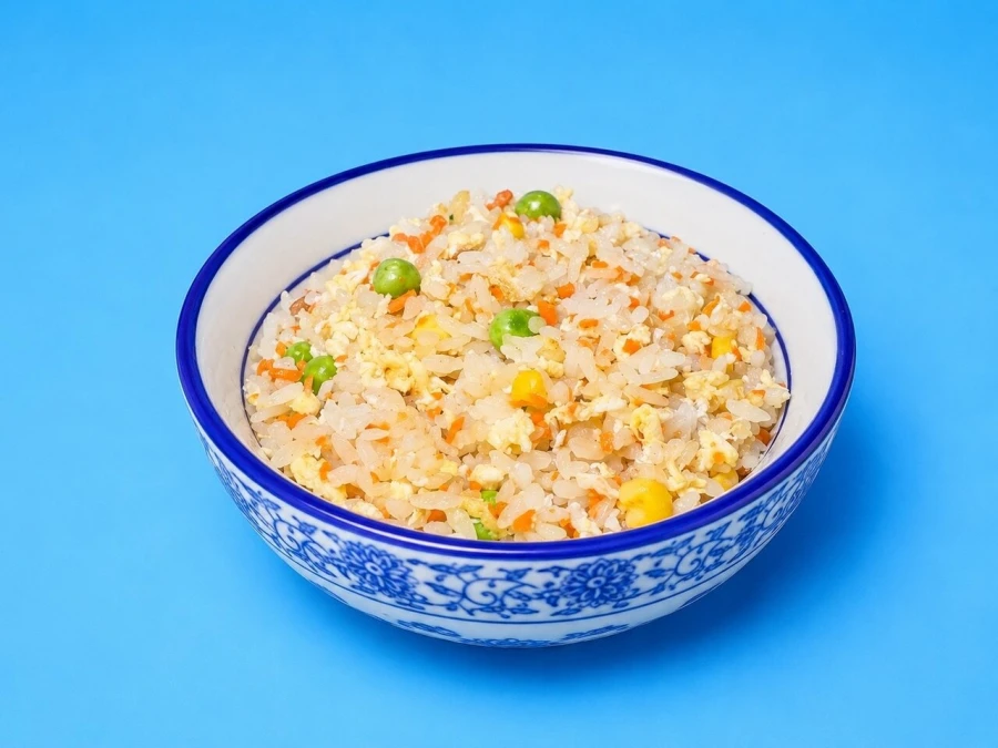 Рис с овощами и яйцом