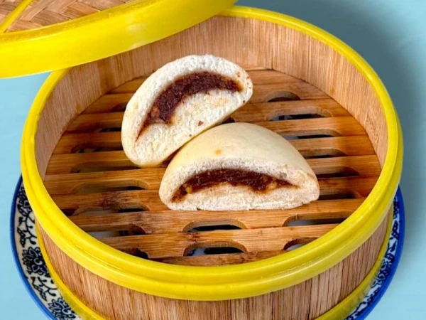 Бао с финиковой пастой и кешью