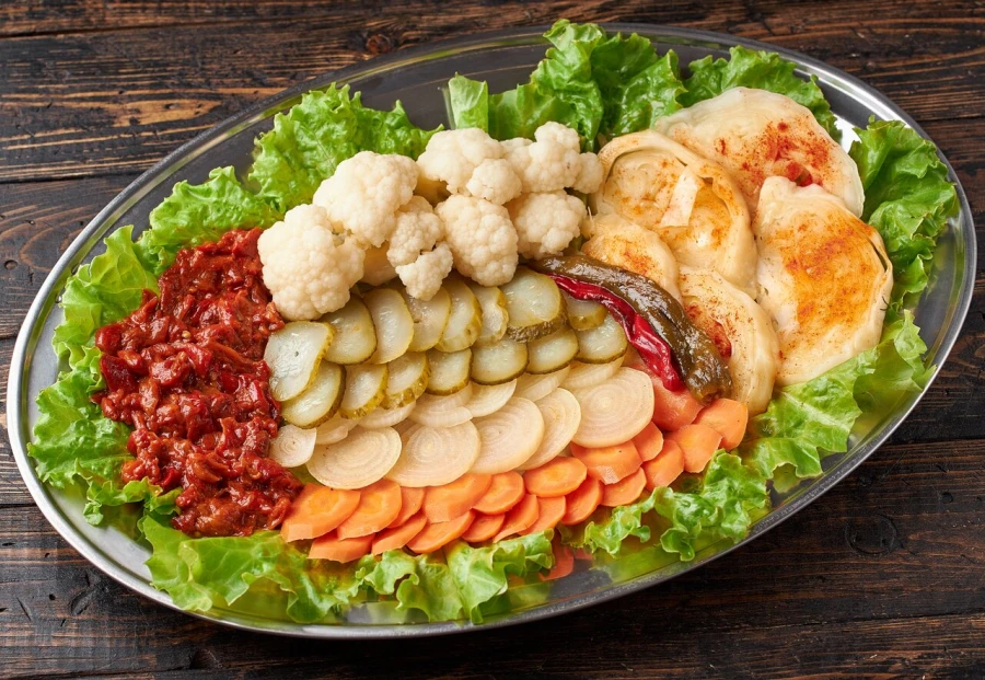 Микс сербских закусок на четверых