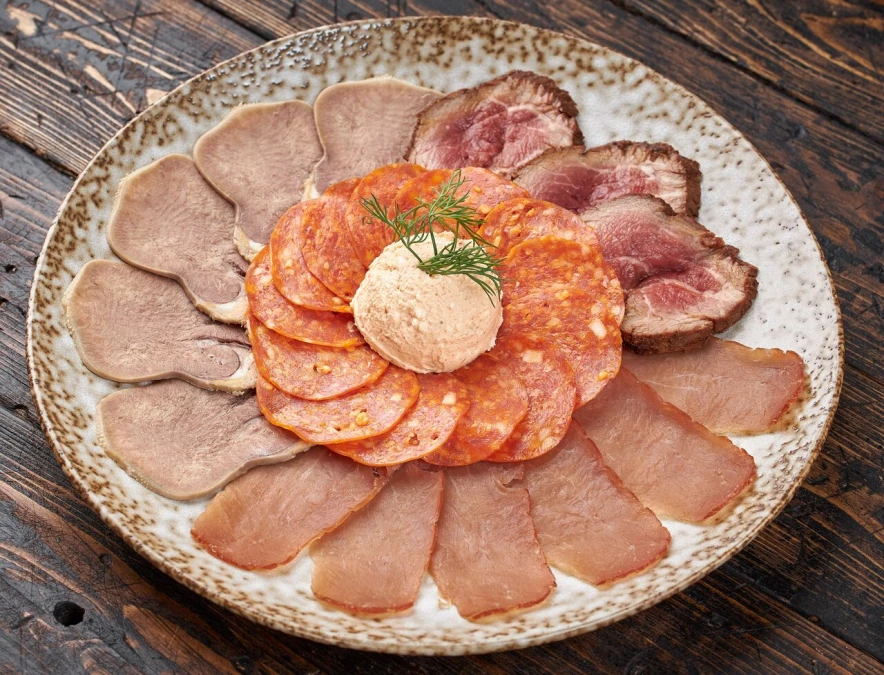 Мясная тарелка