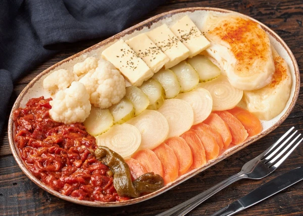 Микс сербских закусок на двоих