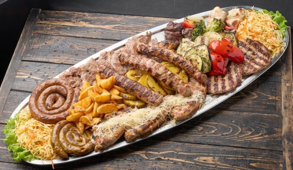 Мясная плата на 6 персон