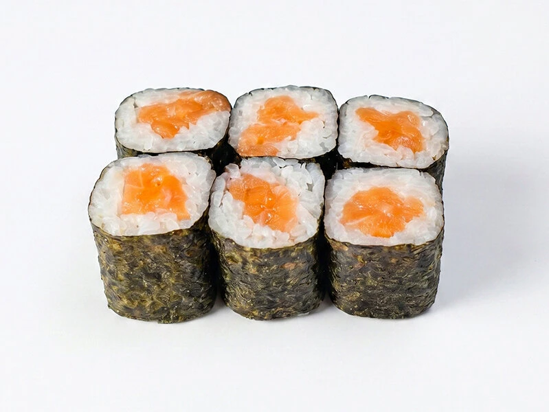 Маки с лососем