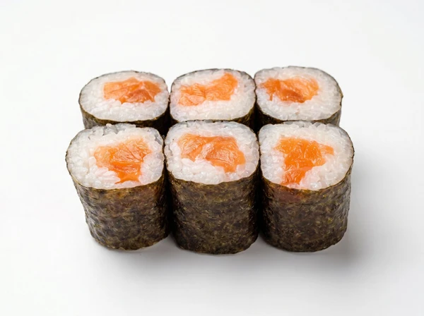 маки с копченым лососем