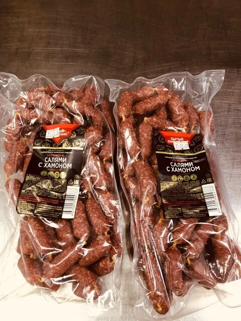 Сырокопчёные колбаски салями с Хамоном