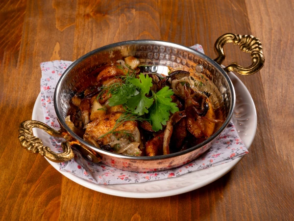 Картофель жареный с луком и грибами