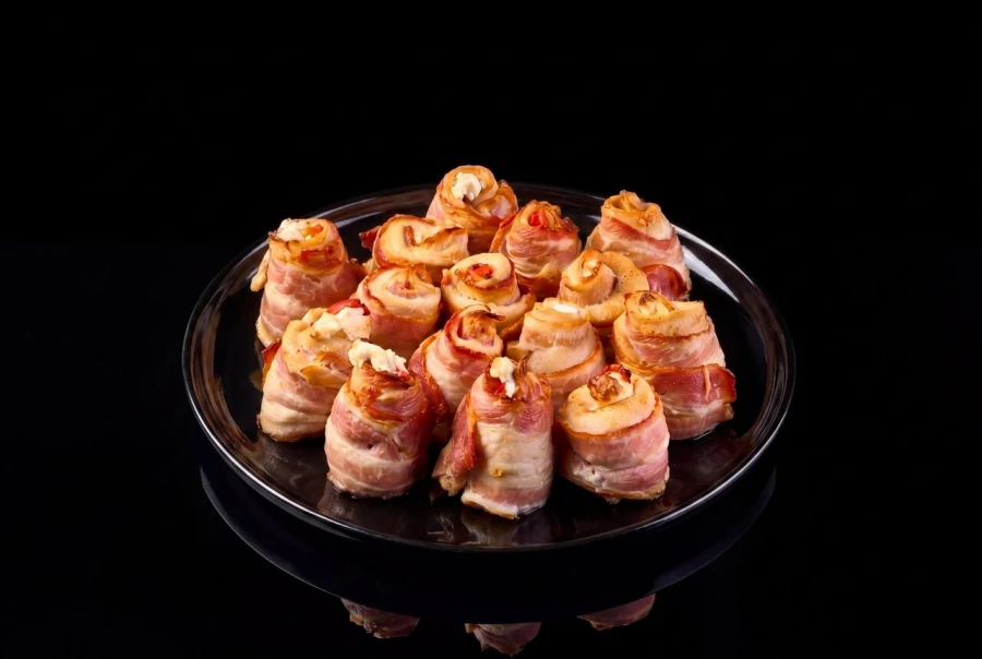 Куриные рулетики в беконе 750 гр.