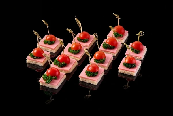 Канапе с ветчиной, 12 шт
