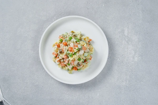 Салат столичный с курицей