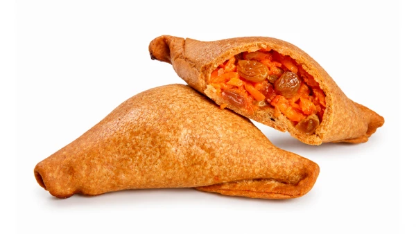 Ржаной треугольник с морковью и изюмом