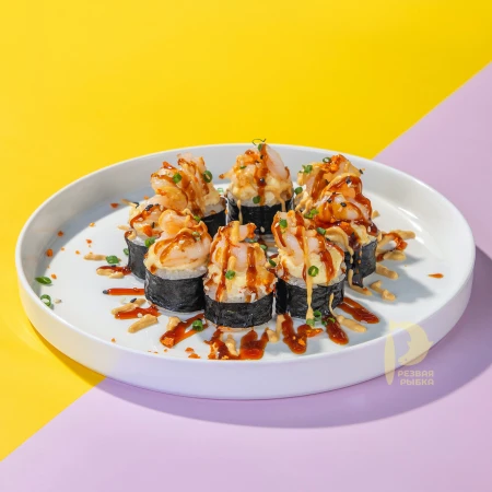 Запеченный ролл с креветкой и сыром гауда