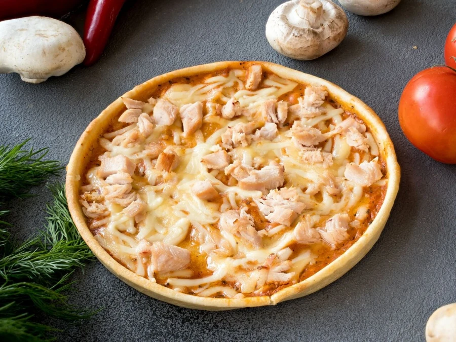 Пицца с курицей