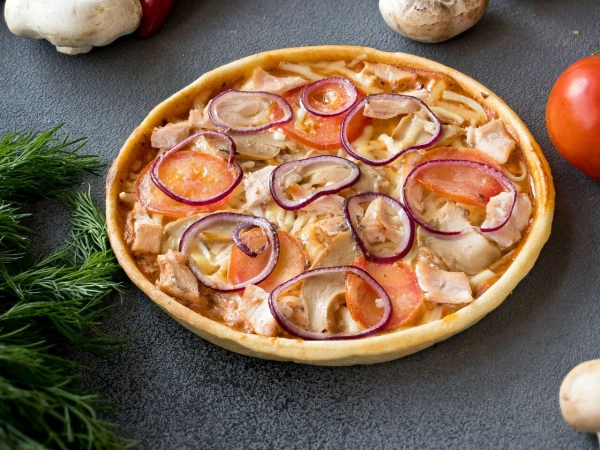 Пицца с курицей и грибами
