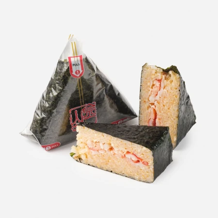 Онигири с крабом
