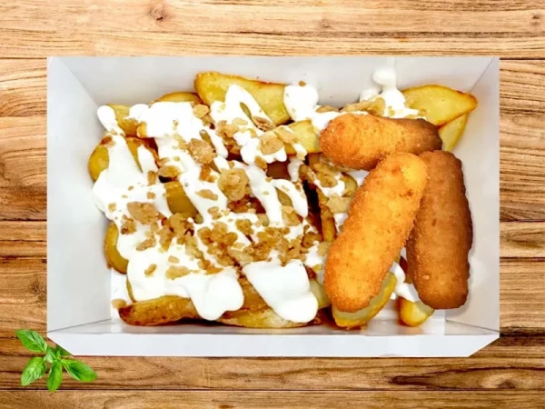 Картофельные дольки 150 с сырными палочками