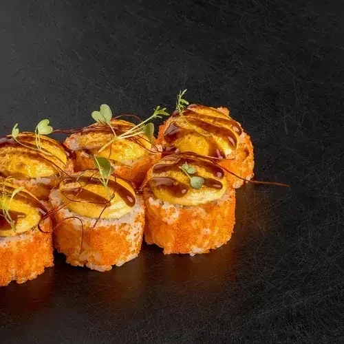 Запеченный с креветкой и авокадо спайси
