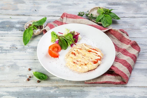 Отбивная из куриного филе с сыром