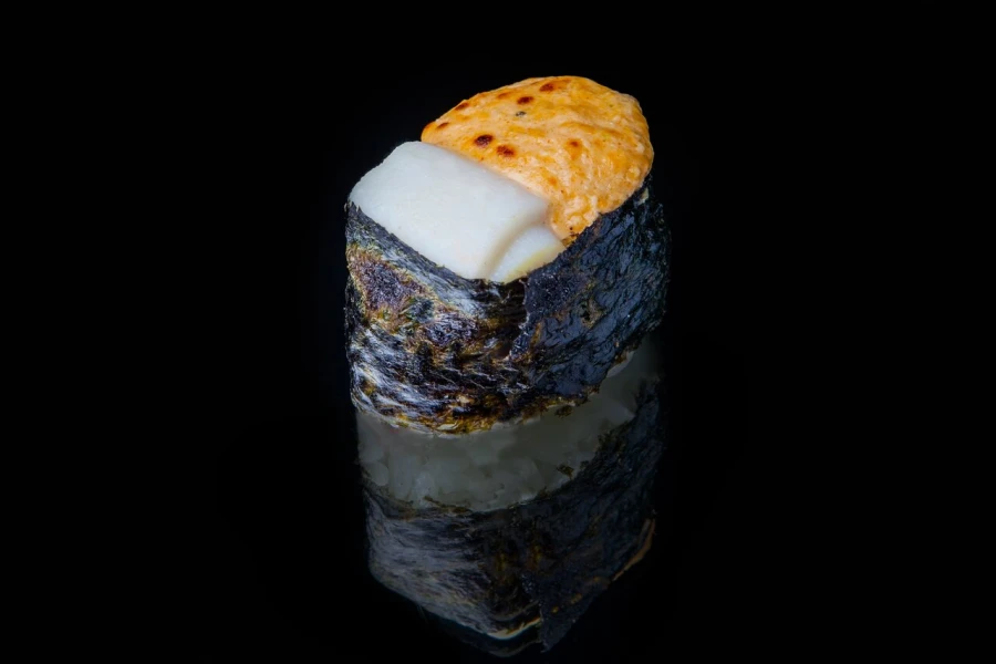 Запеченный гункан с кальмаром