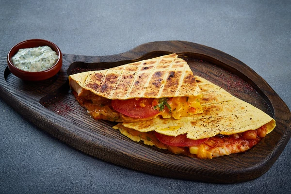 "Кесадилья с курицей"