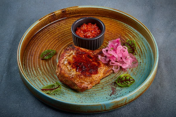 Антрекот из свинины с соусом "Перечный"