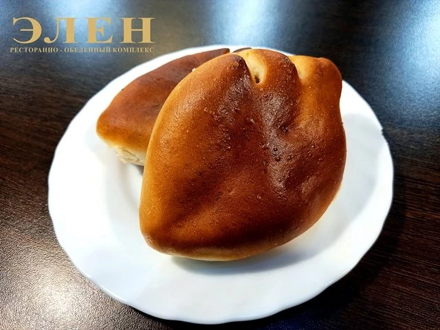 Пирог с рыбой и луком